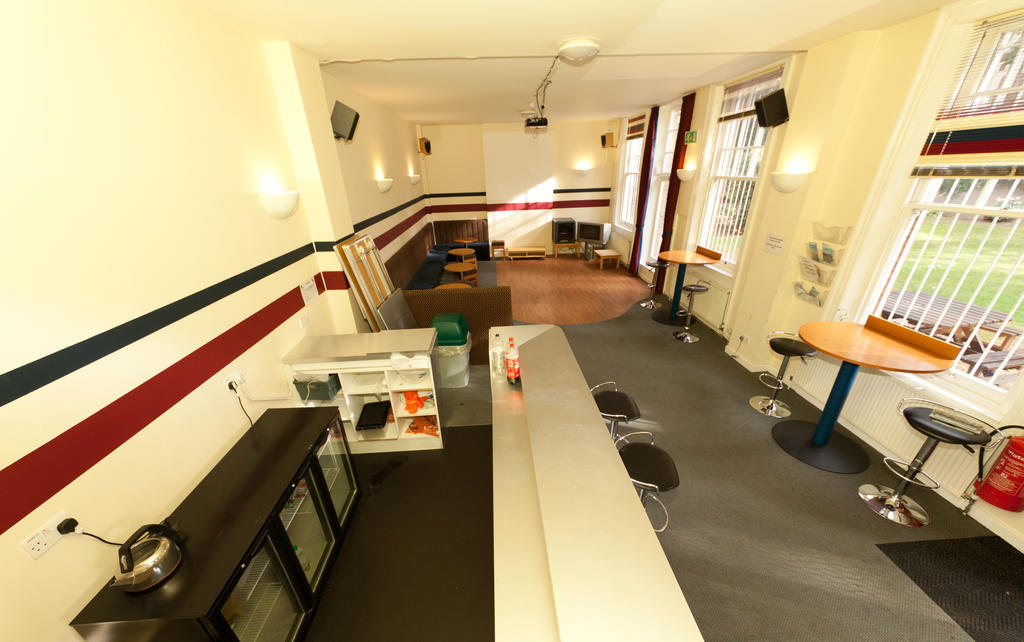 Evelyn Gardens Hostel Londen Buitenkant foto