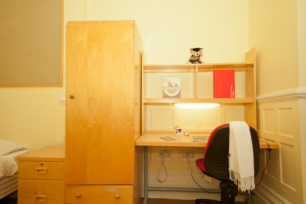 Evelyn Gardens Hostel Londen Kamer foto