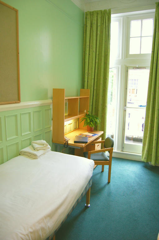 Evelyn Gardens Hostel Londen Kamer foto