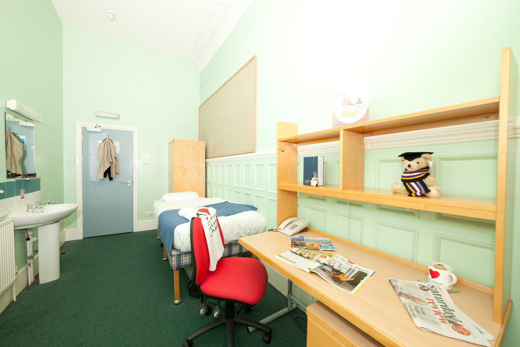 Evelyn Gardens Hostel Londen Kamer foto