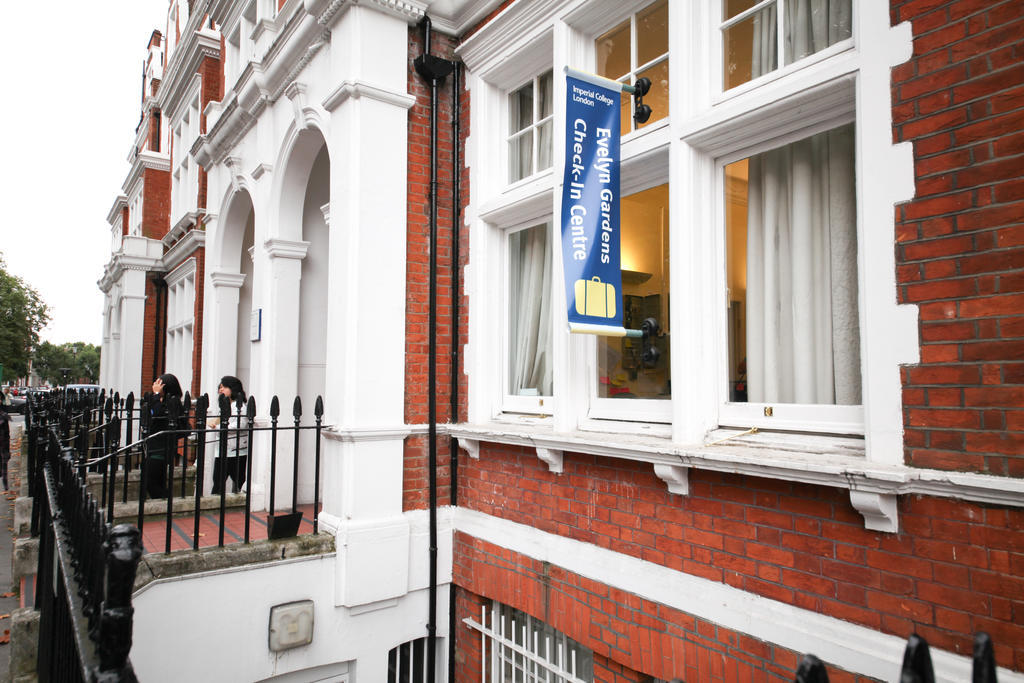Evelyn Gardens Hostel Londen Buitenkant foto